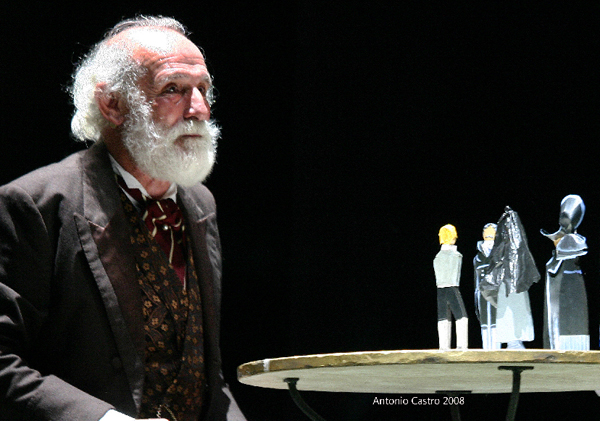 En 'Dos de Mayo, Puerta del Sol'. Teatro Alb&eacute;niz de Madrid