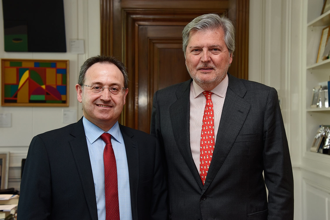 Foto de Primera reunión del Presidente de la Academia y el Ministro de Cultura